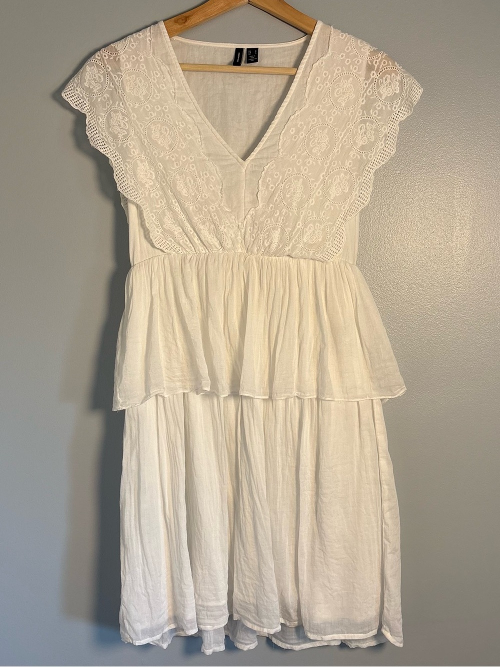 Vero Moda Josefine White Lace & Tiered Maxi Dress size Small